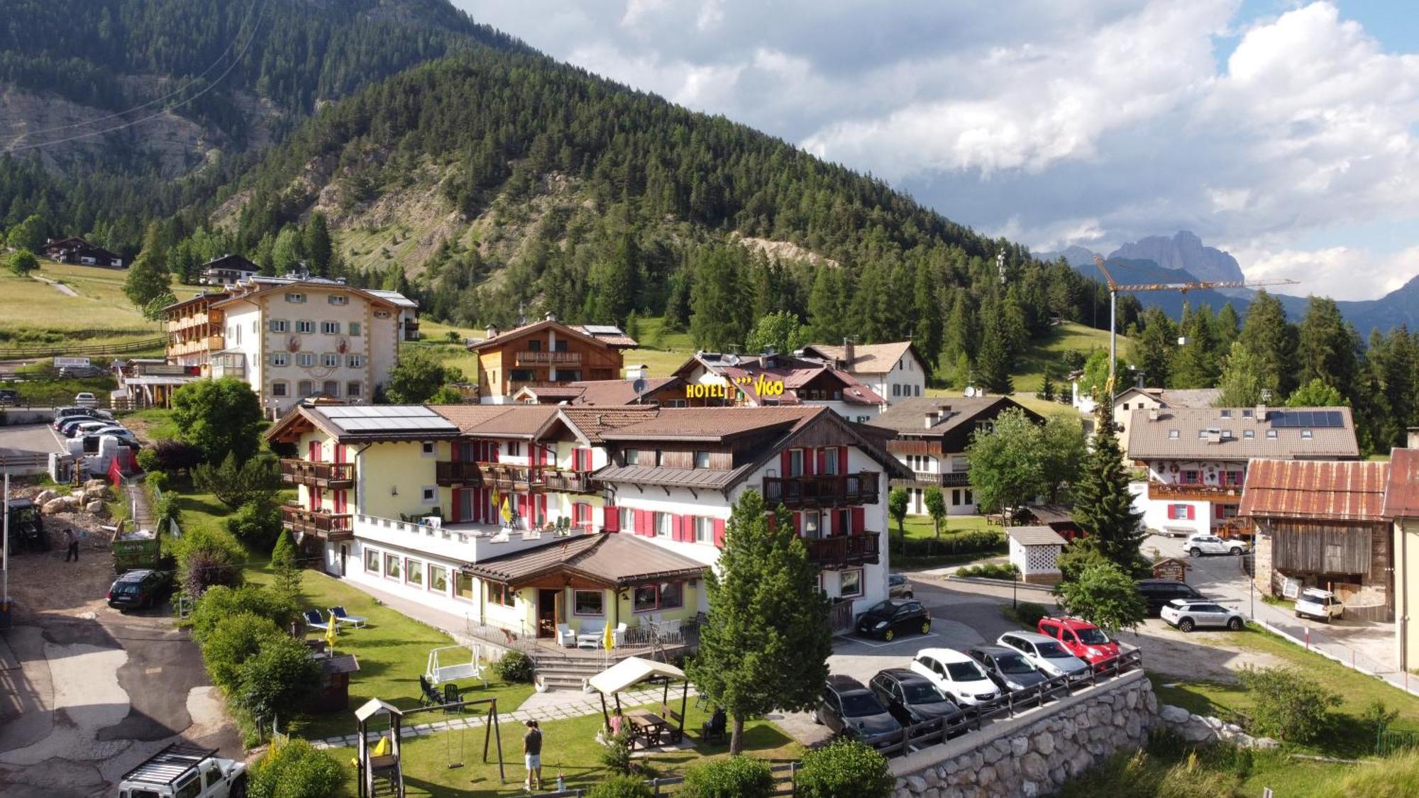 Hotel Vigo Vigo di Fassa Exterior photo