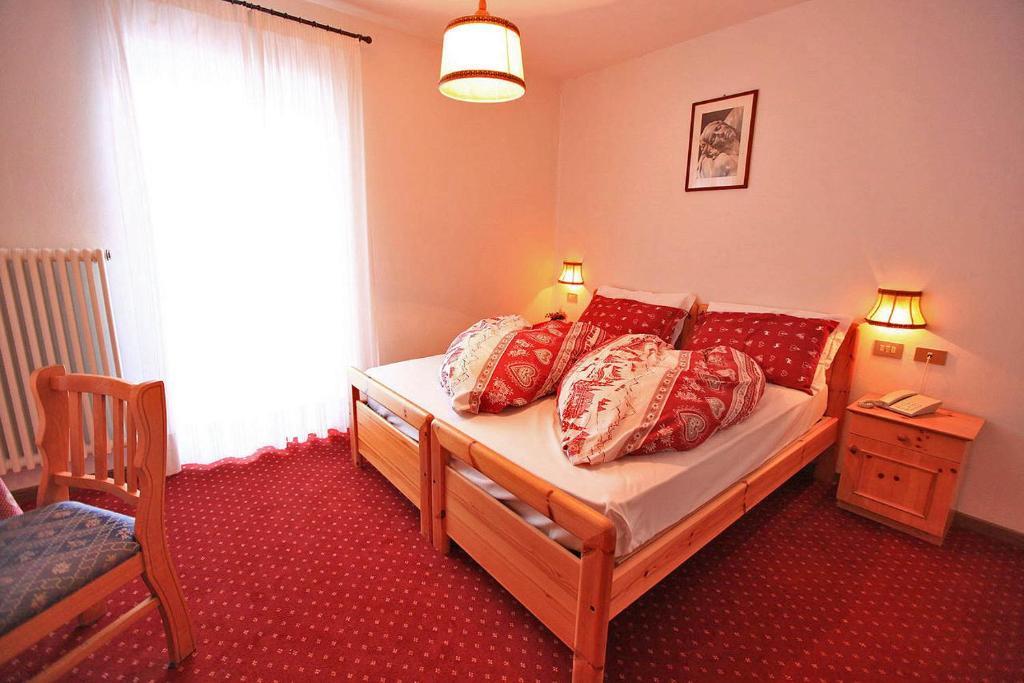 Hotel Vigo Vigo di Fassa Room photo
