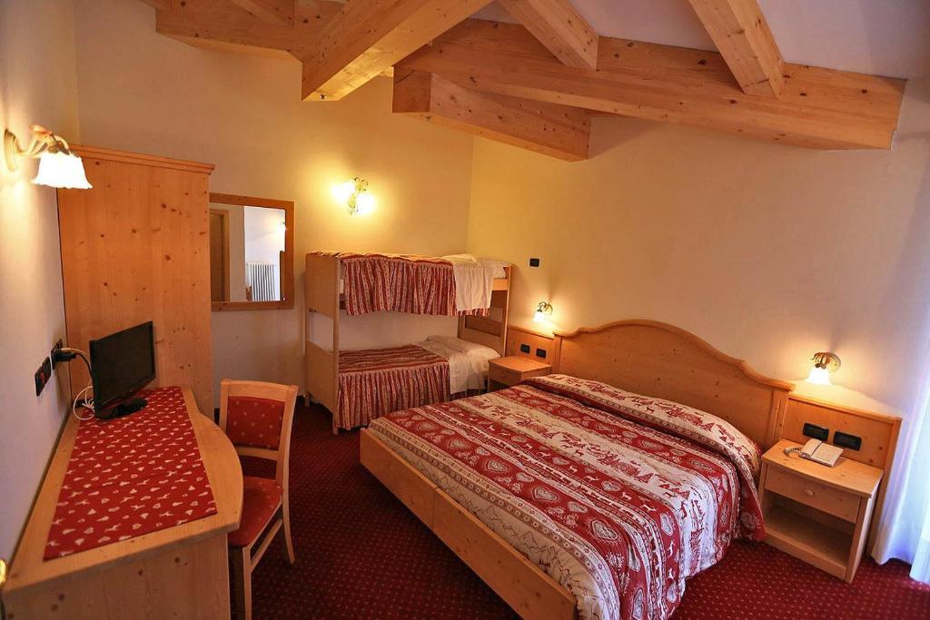 Hotel Vigo Vigo di Fassa Room photo